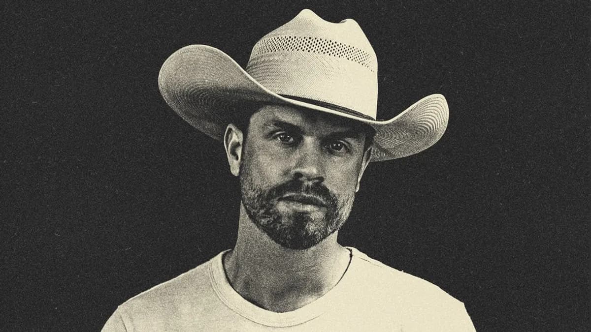 Dustin Lynch tickets at Timber Rock Amphitheater